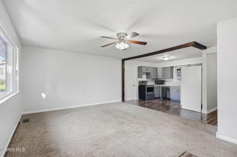 Tiny photo for 136 E Hobart Avenue, Findlay, OH 45840 (MLS # 10014069)