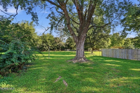 Tiny photo for 136 E Hobart Avenue, Findlay, OH 45840 (MLS # 10014069)
