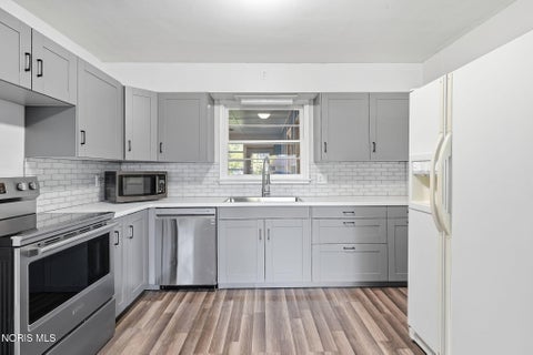 Tiny photo for 136 E Hobart Avenue, Findlay, OH 45840 (MLS # 10014069)