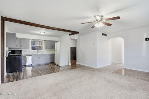 Tiny photo for 136 E Hobart Avenue, Findlay, OH 45840 (MLS # 10014069)