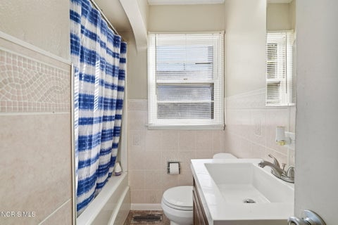 Tiny photo for 136 E Hobart Avenue, Findlay, OH 45840 (MLS # 10014069)