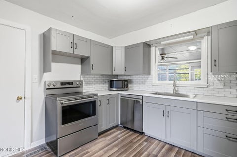 Tiny photo for 136 E Hobart Avenue, Findlay, OH 45840 (MLS # 10014069)