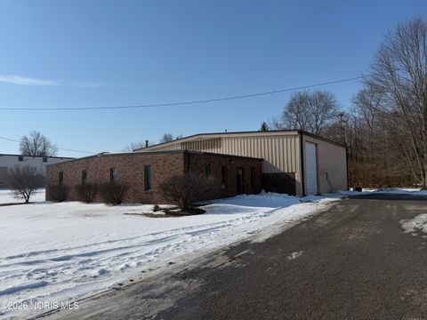 Photo of 230 Stanford Parkway, Findlay, OH 45840 (MLS # 10003981)