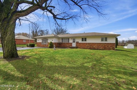 Tiny photo for 810 S Wintergarden Road, Bowling Green, OH 43402 (MLS # 10005024)
