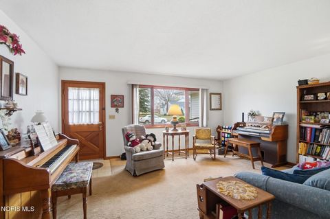 Tiny photo for 810 S Wintergarden Road, Bowling Green, OH 43402 (MLS # 10005024)