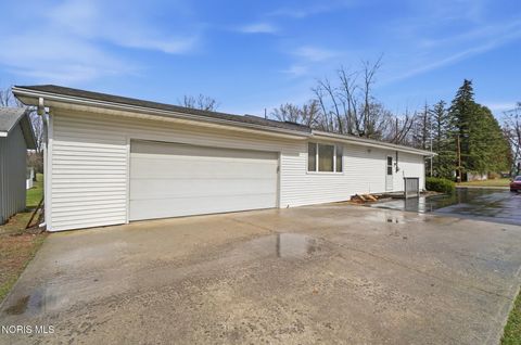 Tiny photo for 810 S Wintergarden Road, Bowling Green, OH 43402 (MLS # 10005024)