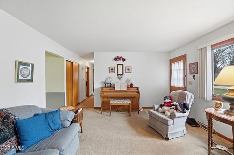 Tiny photo for 810 S Wintergarden Road, Bowling Green, OH 43402 (MLS # 10005024)