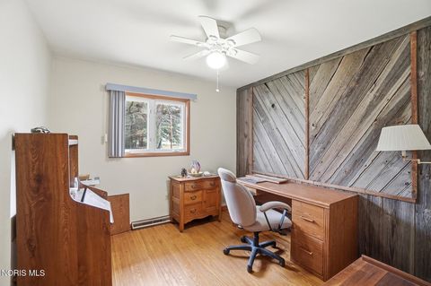 Tiny photo for 810 S Wintergarden Road, Bowling Green, OH 43402 (MLS # 10005024)