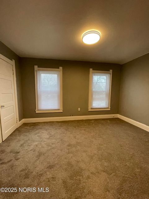 Tiny photo for 2458 Lawton Avenue, Toledo, OH 43620 (MLS # 10001760)