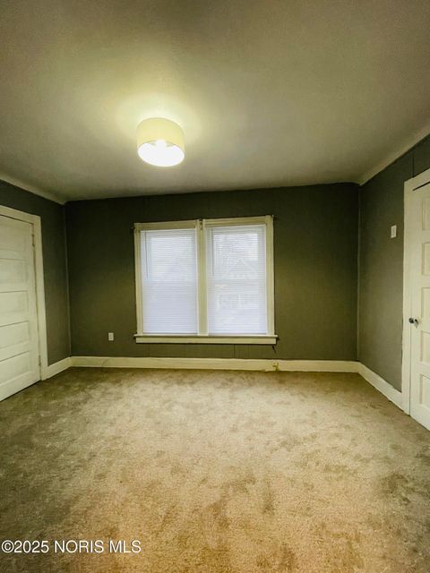 Tiny photo for 2458 Lawton Avenue, Toledo, OH 43620 (MLS # 10001760)