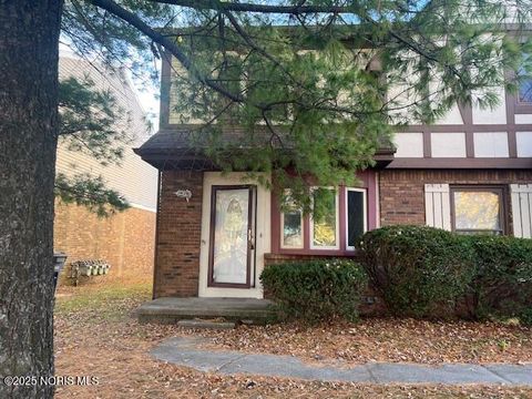 Photo of 4501 Cherry Creek Lane, Toledo, OH 43615 (MLS # 10001819)