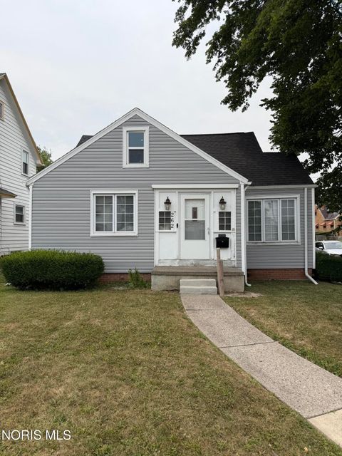 Photo of 262 Majestic Drive, Toledo, OH 43608 (MLS # 10011091)