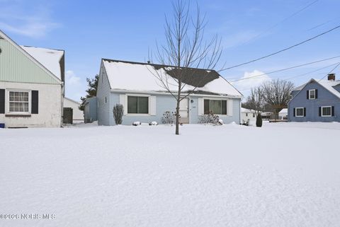 Tiny photo for 1600 Leland Avenue, Lima, OH 45805 (MLS # 10003811)