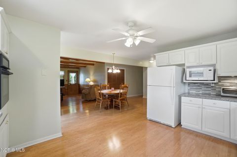 Tiny photo for 700 Lincolnshire Lane, Findlay, OH 45840 (MLS # 10007831)