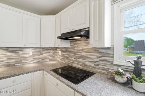Tiny photo for 700 Lincolnshire Lane, Findlay, OH 45840 (MLS # 10007831)