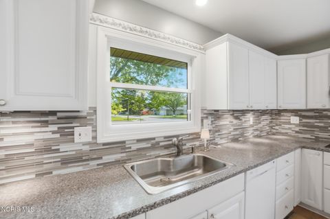 Tiny photo for 700 Lincolnshire Lane, Findlay, OH 45840 (MLS # 10007831)