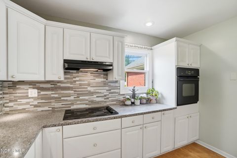 Tiny photo for 700 Lincolnshire Lane, Findlay, OH 45840 (MLS # 10007831)
