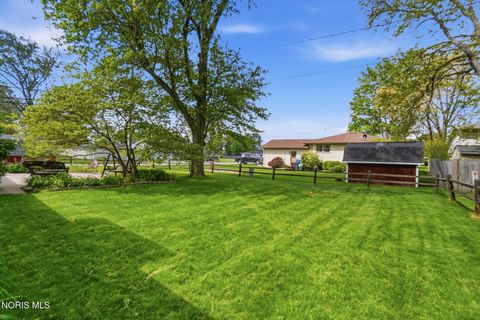 Tiny photo for 700 Lincolnshire Lane, Findlay, OH 45840 (MLS # 10007831)