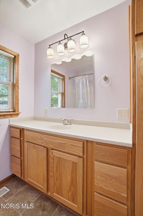 Tiny photo for 700 Lincolnshire Lane, Findlay, OH 45840 (MLS # 10007831)