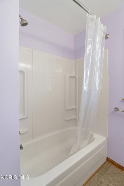 Tiny photo for 700 Lincolnshire Lane, Findlay, OH 45840 (MLS # 10007831)