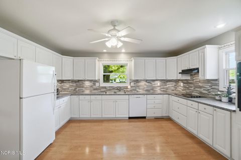 Tiny photo for 700 Lincolnshire Lane, Findlay, OH 45840 (MLS # 10007831)