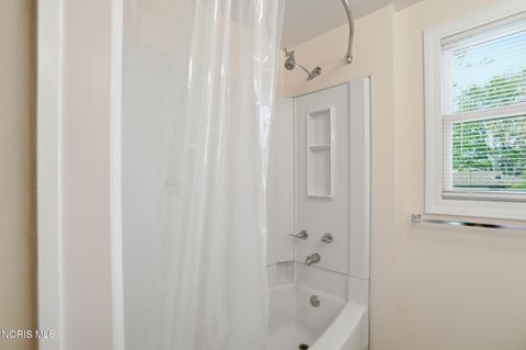 Tiny photo for 700 Lincolnshire Lane, Findlay, OH 45840 (MLS # 10007831)