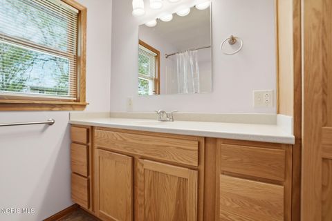 Tiny photo for 700 Lincolnshire Lane, Findlay, OH 45840 (MLS # 10007831)