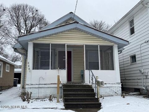Photo of 1831 Talbot Street, Toledo, OH 43613 (MLS # 10002668)