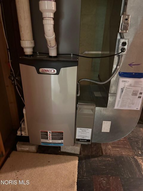 Tiny photo for 2714 Evergreen Road, Toledo, OH 43606 (MLS # 10004986)