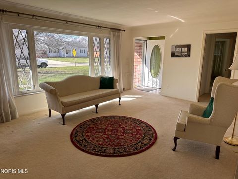 Tiny photo for 2714 Evergreen Road, Toledo, OH 43606 (MLS # 10004986)