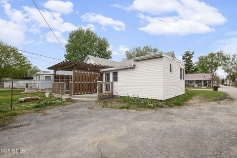 Tiny photo for 517 W North Street, Fostoria, OH 44830 (MLS # 10007022)