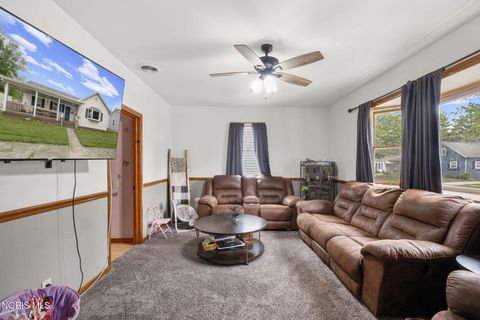 Tiny photo for 517 W North Street, Fostoria, OH 44830 (MLS # 10007022)