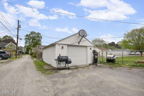 Tiny photo for 517 W North Street, Fostoria, OH 44830 (MLS # 10007022)