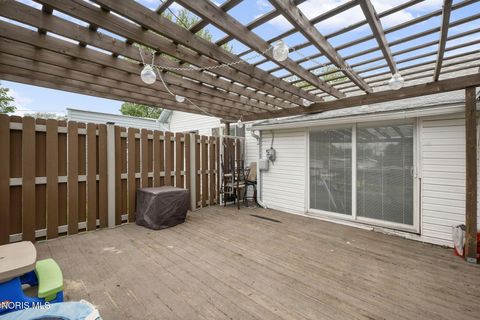 Tiny photo for 517 W North Street, Fostoria, OH 44830 (MLS # 10007022)