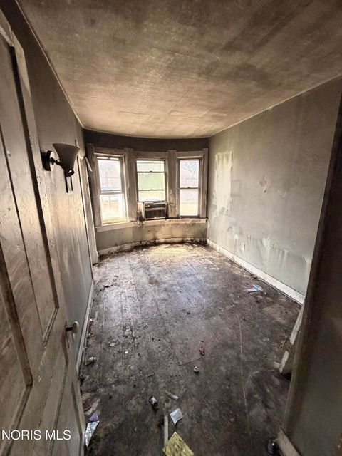 Tiny photo for 445 Hiett Avenue, Toledo, OH 43609 (MLS # 10004644)