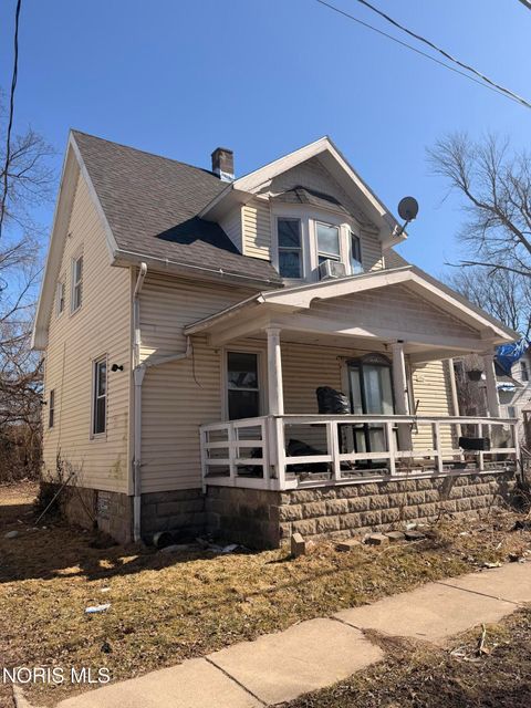 Photo of 445 Hiett Avenue, Toledo, OH 43609 (MLS # 10004644)