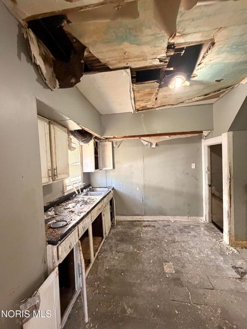 Tiny photo for 445 Hiett Avenue, Toledo, OH 43609 (MLS # 10004644)