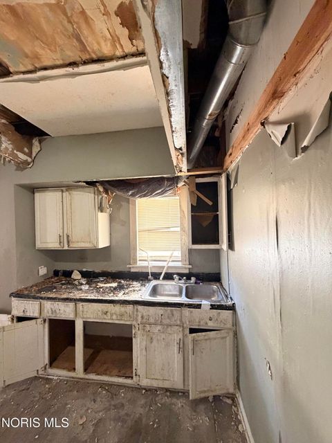 Tiny photo for 445 Hiett Avenue, Toledo, OH 43609 (MLS # 10004644)