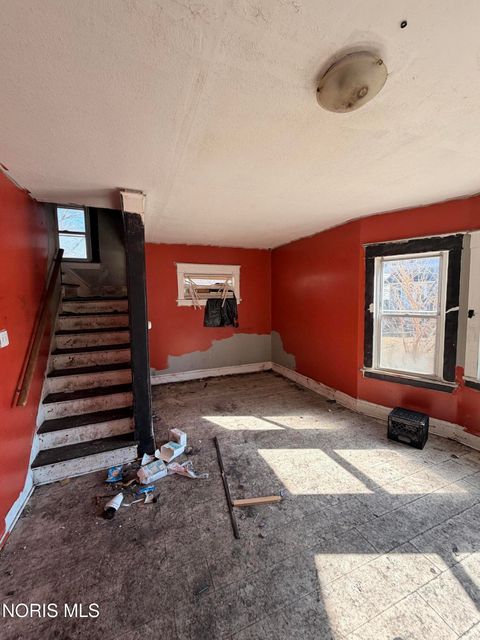 Tiny photo for 445 Hiett Avenue, Toledo, OH 43609 (MLS # 10004644)