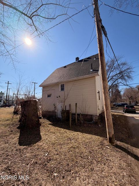 Tiny photo for 445 Hiett Avenue, Toledo, OH 43609 (MLS # 10004644)