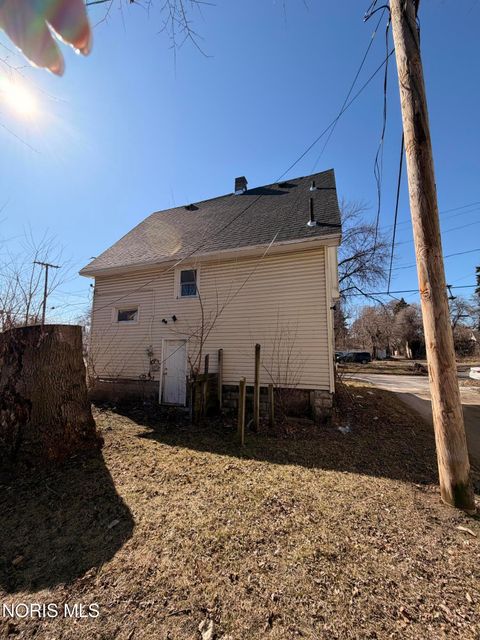 Tiny photo for 445 Hiett Avenue, Toledo, OH 43609 (MLS # 10004644)