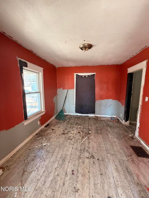 Tiny photo for 445 Hiett Avenue, Toledo, OH 43609 (MLS # 10004644)