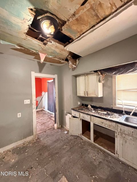 Tiny photo for 445 Hiett Avenue, Toledo, OH 43609 (MLS # 10004644)