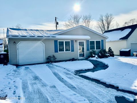 905 Hees Court Defiance OH 43512