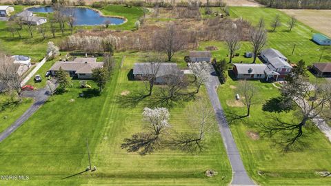 Photo of 181 S Us Highway 23, Fostoria, OH 44830 (MLS # 10006070)