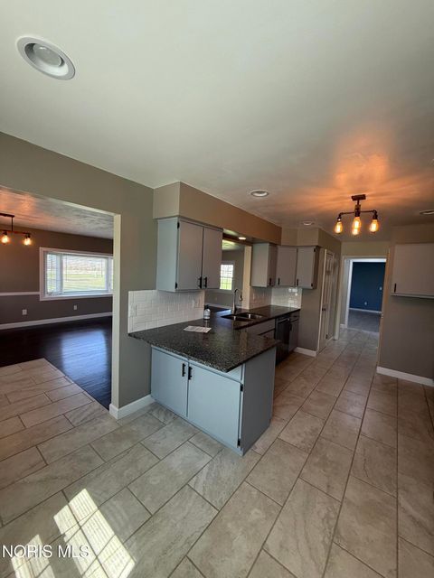 Tiny photo for 181 S Us Highway 23, Fostoria, OH 44830 (MLS # 10006070)