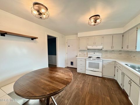 Tiny photo for 1624 Palmer Drive, Defiance, OH 43512 (MLS # 10005952)