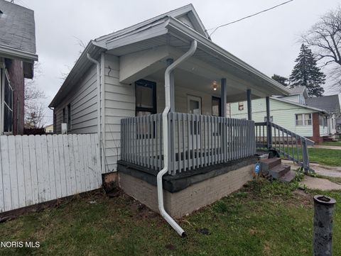 Tiny photo for 703 Ashwood Avenue, Toledo, OH 43608 (MLS # 10005955)