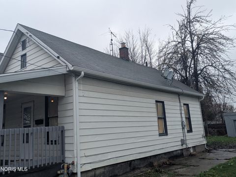 Tiny photo for 703 Ashwood Avenue, Toledo, OH 43608 (MLS # 10005955)