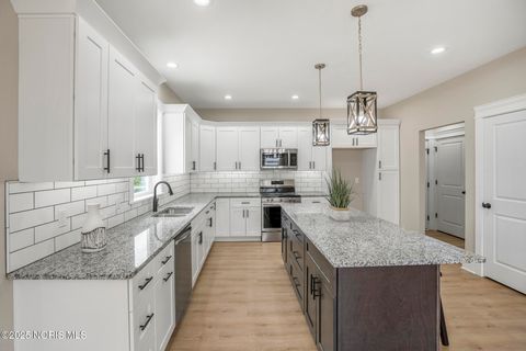 Tiny photo for 9425 Newbury Lane, Whitehouse, OH 43571 (MLS # 10000671)